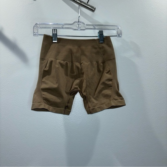 Women’s Best Seamless Gym Shorts in Mocha Brown | Size XS/S - Picture 4 of 9
